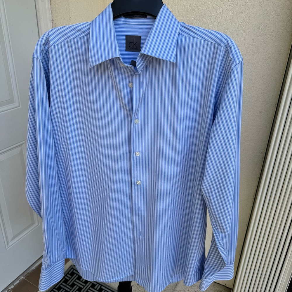 Calvin Klein. Blue & White Striped, Long Sleeves, Button Down Shirt. Sz …‎